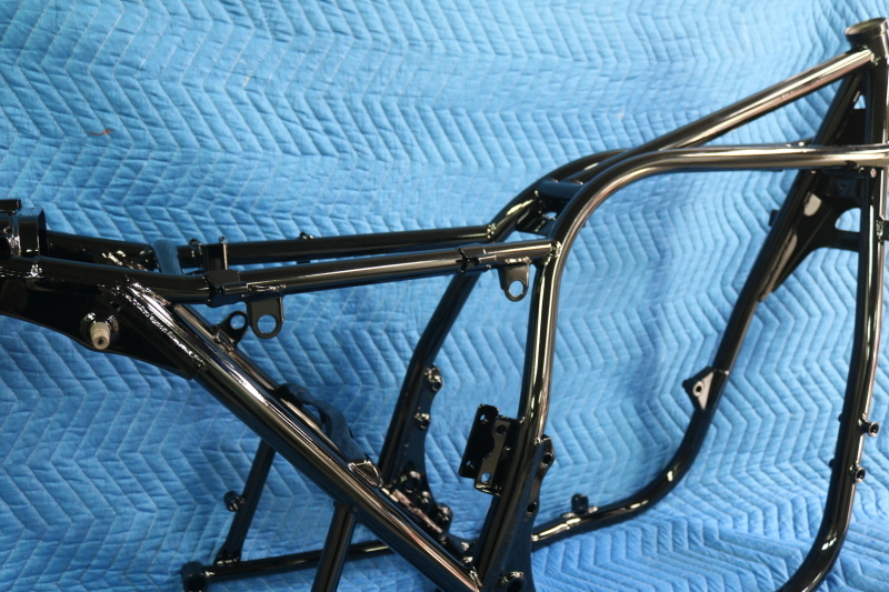 Kawasakiz750フレーム塗装